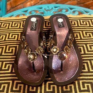 NWT Grandco Black and Bronze Women's Wedge Sandals 7M